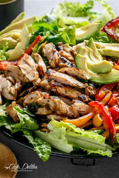 grilled-chili-lime-chicken-fajita-salad image