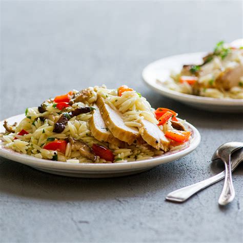 orzo-with-chicken-red-pepper-and-shiitakes-food image