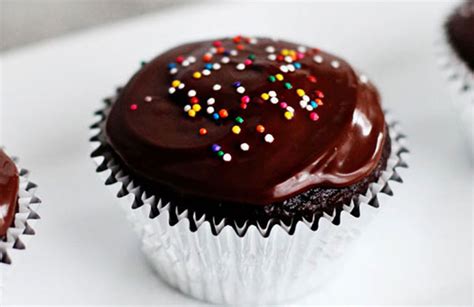 perfect-chocolate-cupcakes-recipe-one-bowl image