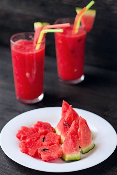 super-easy-watermelon-smoothie-recipe-just-2-minutes image
