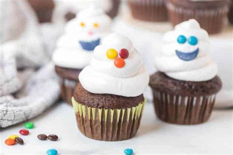 spooky-halloween-ghost-cupcakes-halloween-party image