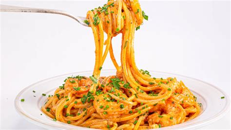 garlic-mojo-chipotle-shrimp-and-pasta-recipe-rachael image