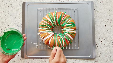 how-to-make-a-christmas-wreath-bundt-cake image