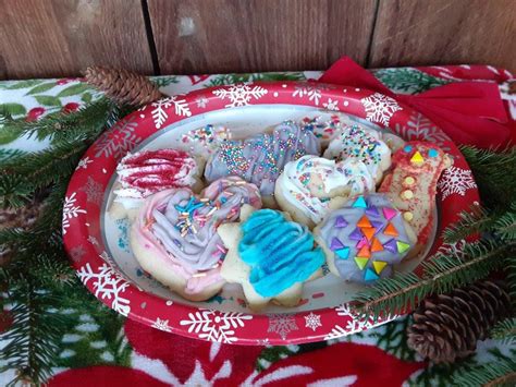 amish-christmas-cut-out-cookies-easy-amish365com image