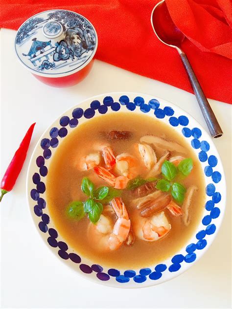 the-best-hot-and-sour-thai-shrimp-soup-cook-cook-go image