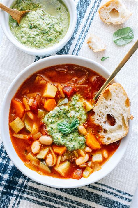 soupe-au-pistou-vegetable-soup-with-pesto-making image
