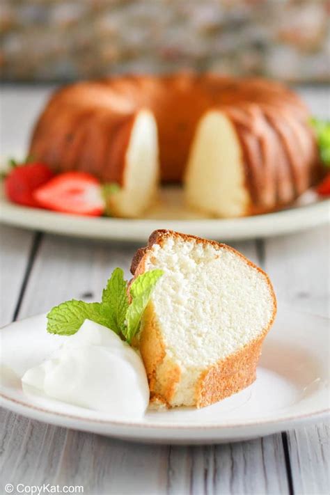 scandinavian-almond-cake-copykat image