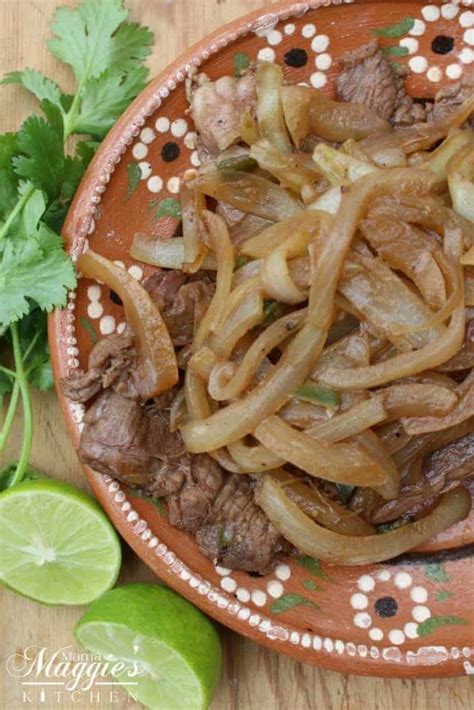 bistec-encebollado-mexican-style-steak-and-onions image
