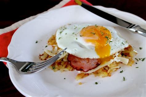 potato-hash-and-sunny-side-up-egg-breakfast image