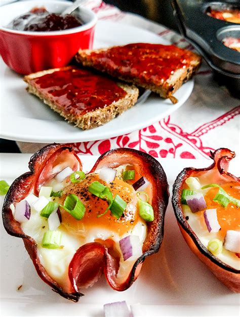 baked-eggs-in-ham-cups-on-the-go-bites image