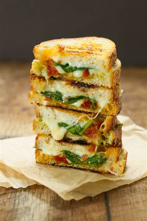 sun-dried-tomato-spinach-grilled-cheese-sandwich-eat image