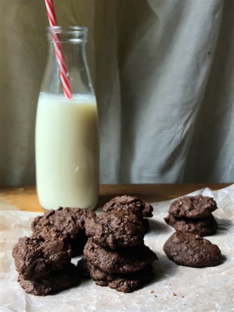 death-by-chocolate-mason-jar-cookies-apron-free image