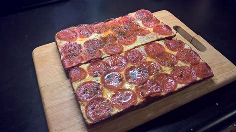 detroit-style-pizza-wikipedia image