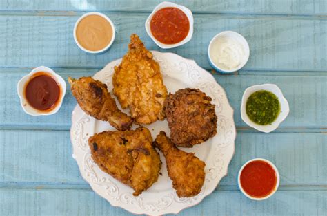perfect-crispy-fried-chicken-5-dipping-sauces-chef image