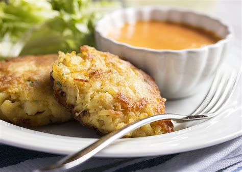 spanish-crab-cakes-with-a-creamy-roasted-red-pepper image