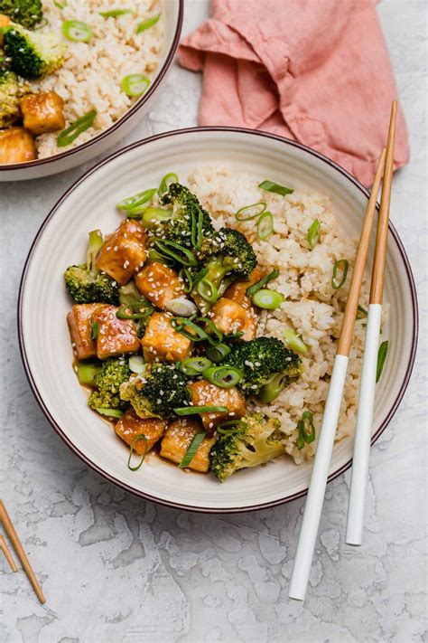 teriyaki-tofu-and-broccoli-bowls-easy-tofu image