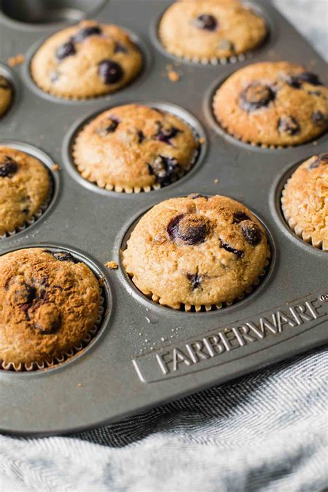 blueberry-quinoa-muffins-jar-of-lemons image