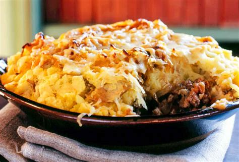 shepherds-pie-with-caramelized-onions-and-cheddar image