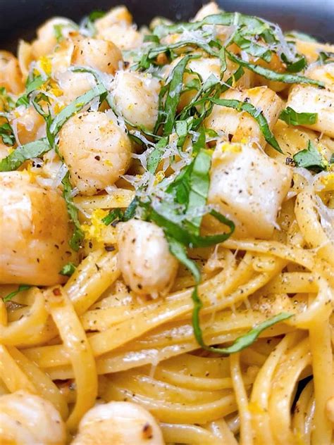 bay-scallops-with-pasta-and-lemon-garlic-sauce image