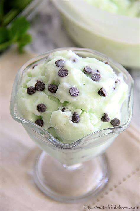 mint-chip-frozen-yogurt-eat-drink-love image