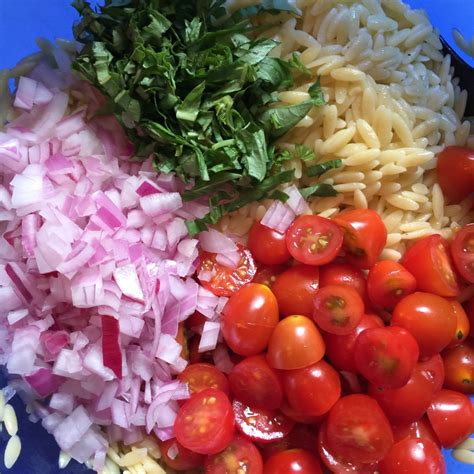 tomato-basil-orzo-pasta-salad-wheres-amanda image