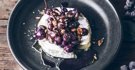 baked-brie-roasted-grapes-j-lohr image