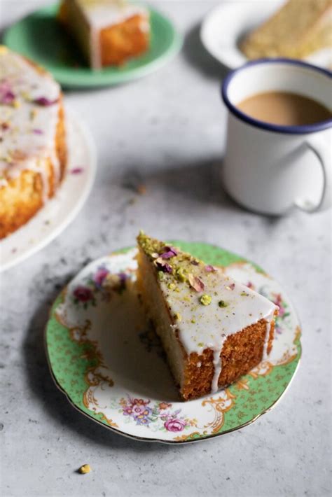 persian-love-cake-cardamom-and-tea image