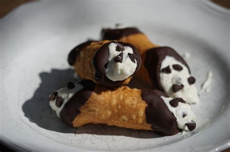 chocolate-dipped-cannoli-my-story-in image