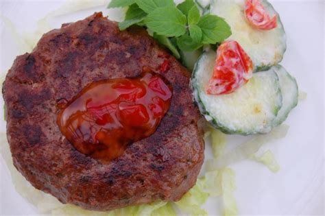 sous-vide-lamb-burgers-with-mint-and-sweet-chili image