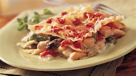 golden-crusted-chicken-asparagus-lasagna-pillsburycom image