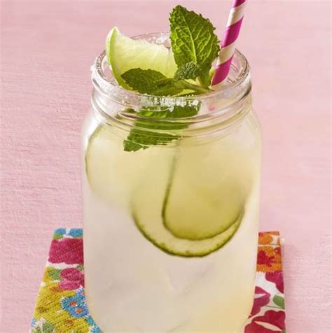 30-best-easter-cocktails-for-spring-easy-easter-drinks image