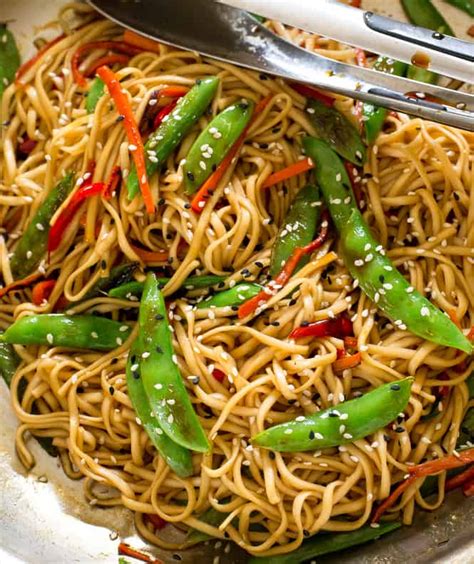 20-minute-vegetable-lo-mein-the image