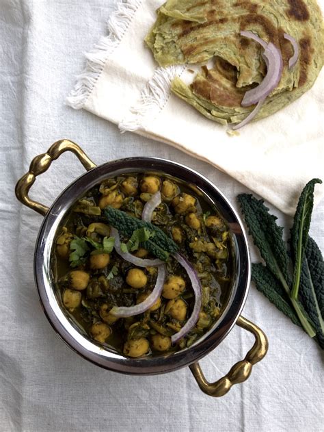 indian-style-kale-curry-with-chickpeas-kale-chole image