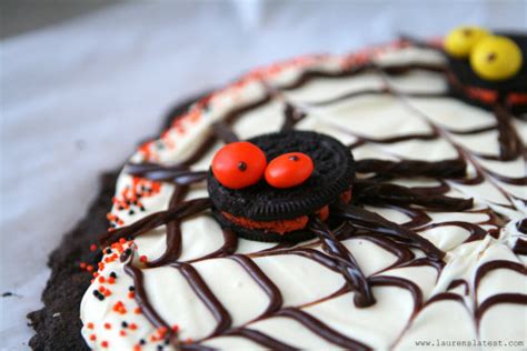 oreo-spider-web-cookie-pizza-laurens-latest image