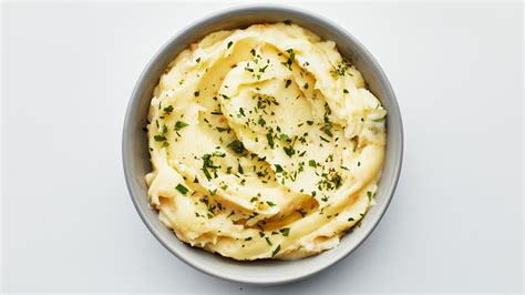 how-to-make-instant-mashed-potatoes-waaayyyy-better image