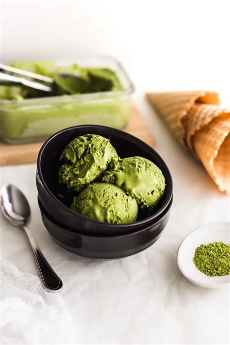 no-churn-matcha-ice-cream-sift-simmer image