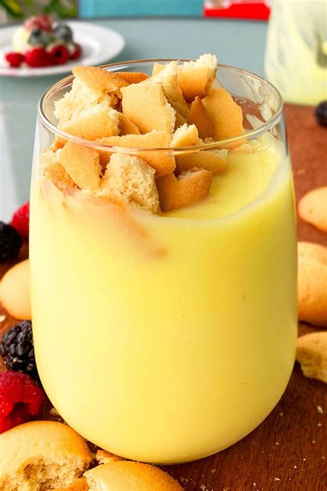 homemade-banana-pudding-no-bake-cakewhiz image