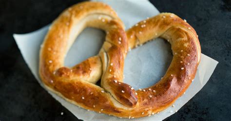 what-are-pretzels-and-are-they-healthy image