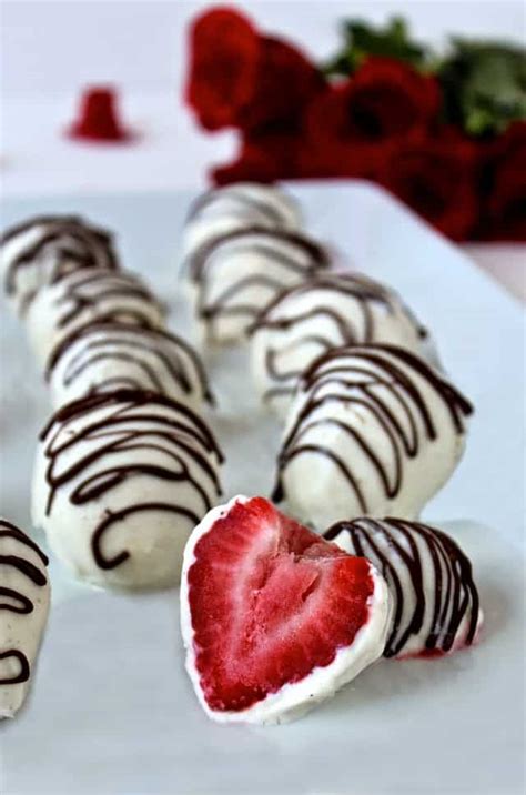 yogurt-dipped-strawberries-with-drizzled-chocolate image