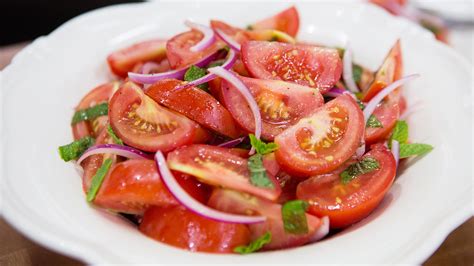lidia-bastianichs-tomato-and-mint-salad image
