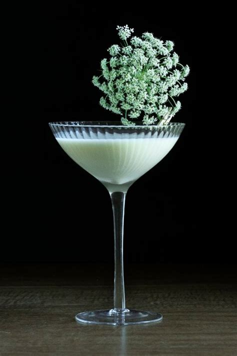 6-absinthe-cocktails-you-need-to-try-moody-mixologist image
