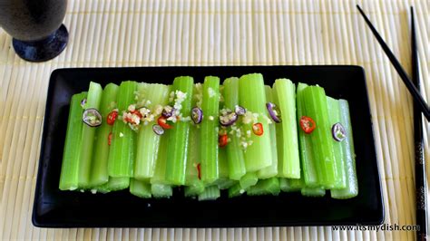 sichuan-celery-salad-涼拌芹菜-its-my-dish image
