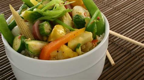 skillet-steamed-vegetables-recipe-flavorite image