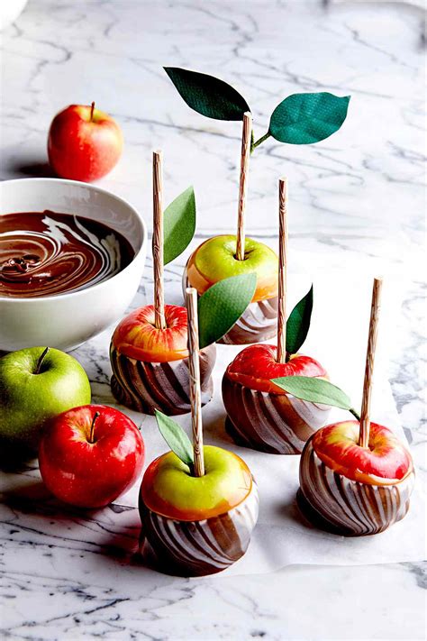 5-caramel-apple-recipes-that-add-a-fun-twist-to-the image