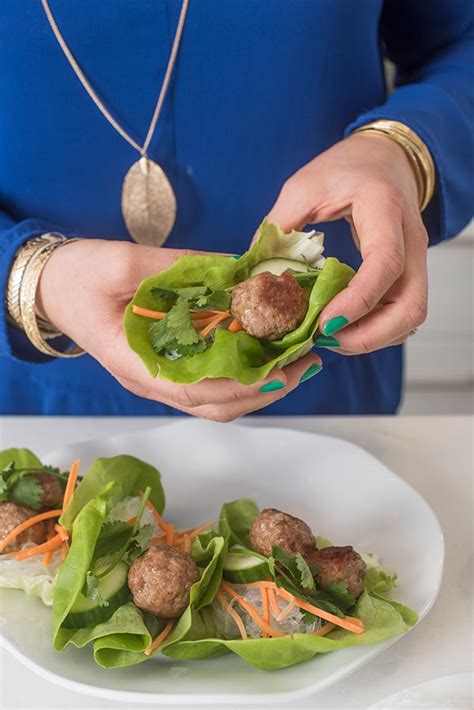 vietnamese-lettuce-wrap-with-pork-meatballs-the image