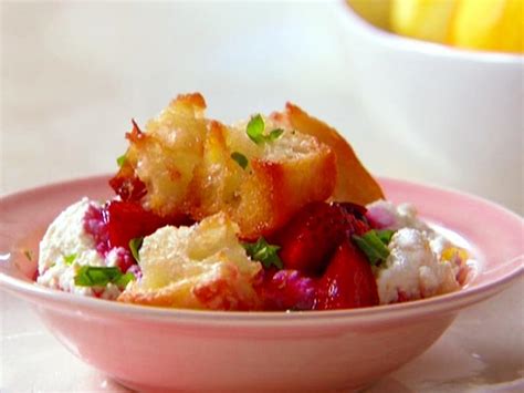 ricotta-with-vanilla-sugar-croutons-and-berries image