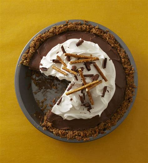 chocolate-covered-pretzel-pie-tara-teaspoon image