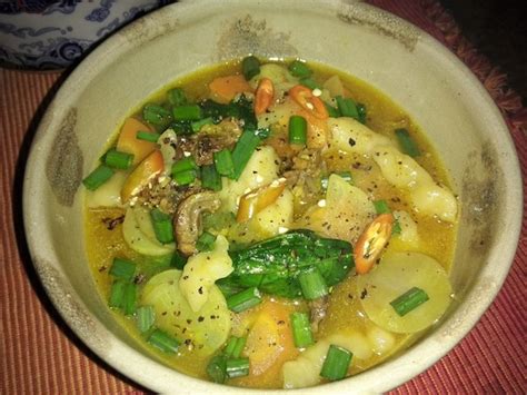 thenthuk-typical-himalayan-tibetan-noodle-soup image