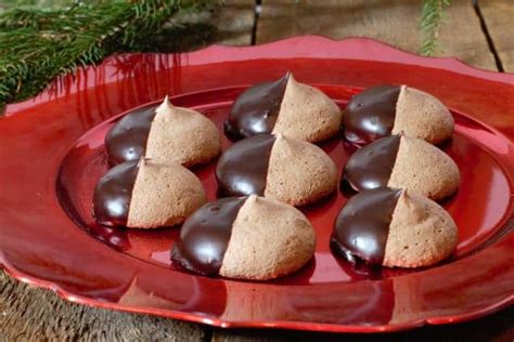 chocolate-meringue-cookies-with-just-5-ingredients image