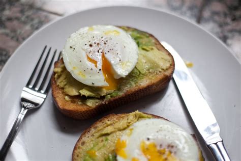 7-breakfast-foods-that-will-wake-you-up-in-the-morning image